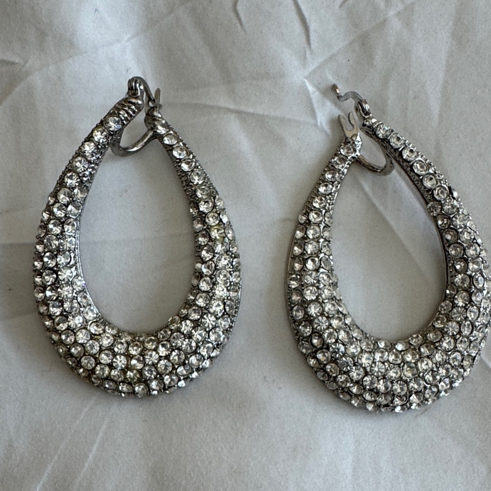 Vintage Elegant Silver Teardrop Earrings